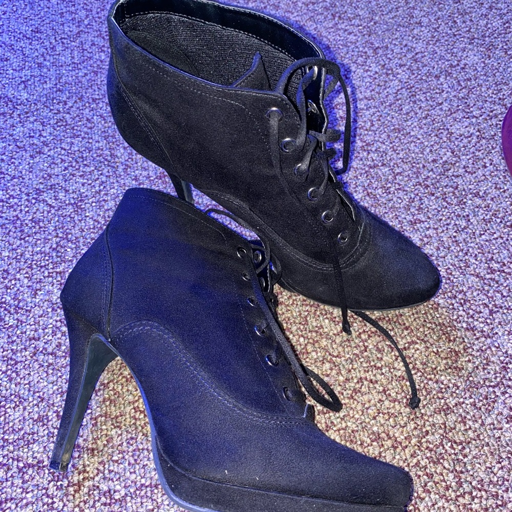 Women’s heeled booties